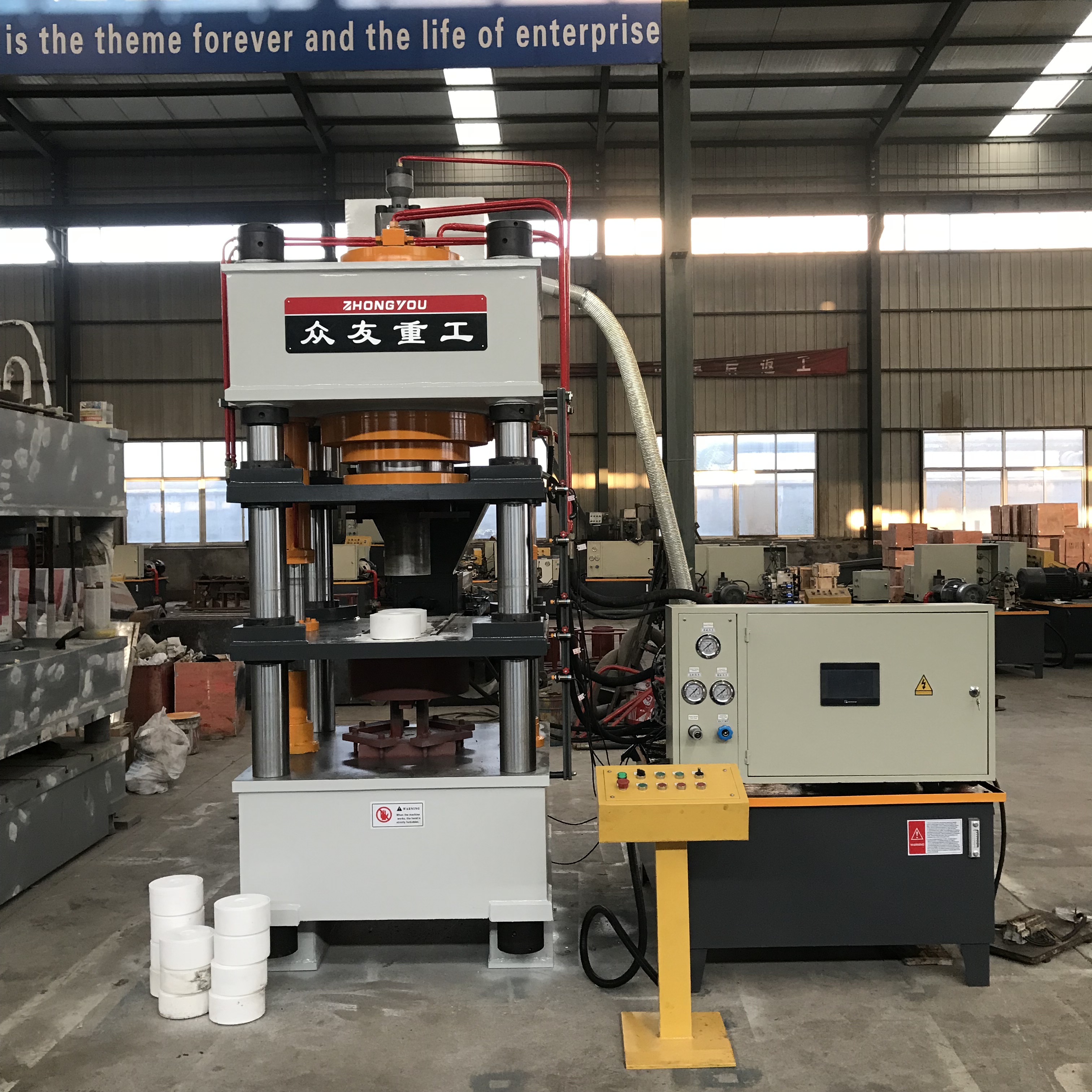 315噸鹽磚壓塊液壓機 315T快速成型鹽磚機 畜牧營養(yǎng)鹽磚成型壓力機